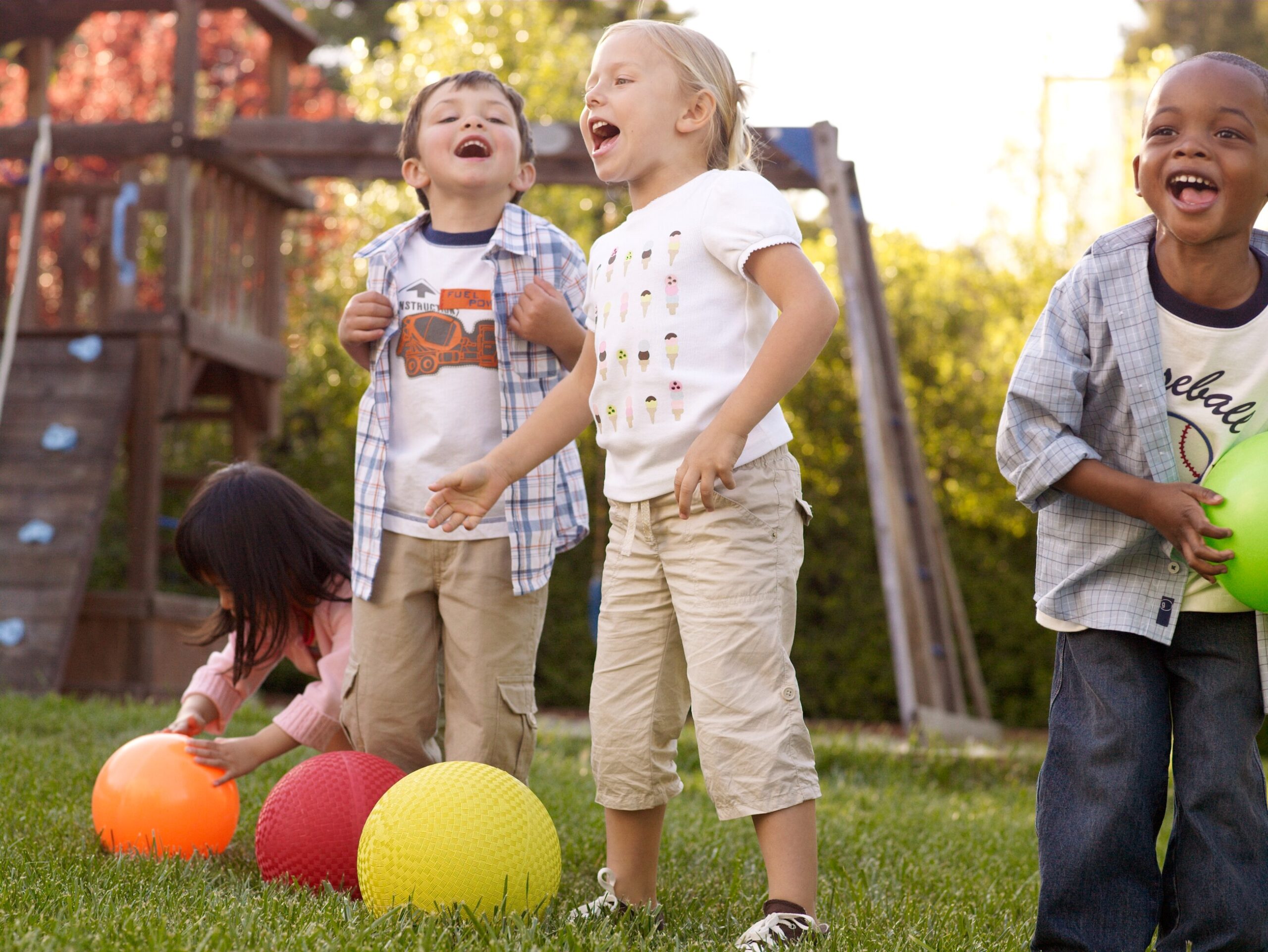 4yrold_play_home_239